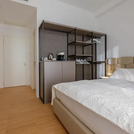 Li Bed & Breakfast 4*